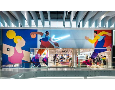 Studio Königshausen was pivotal in bringing the first Nike Live concept store to EMEA in Taby, Stockholm. Our design prioritised sustainability and innovation, creating a retail space exclusive to NikePlus loyalty program members. The store's interior emphasises the seamless integration of eco-friendly materials, underscoring a commitment to environmental consciousness. 